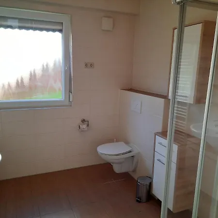 Apartment Mit Terrasse Für 4-5 Personen Mit Schwimmbad + Sauna