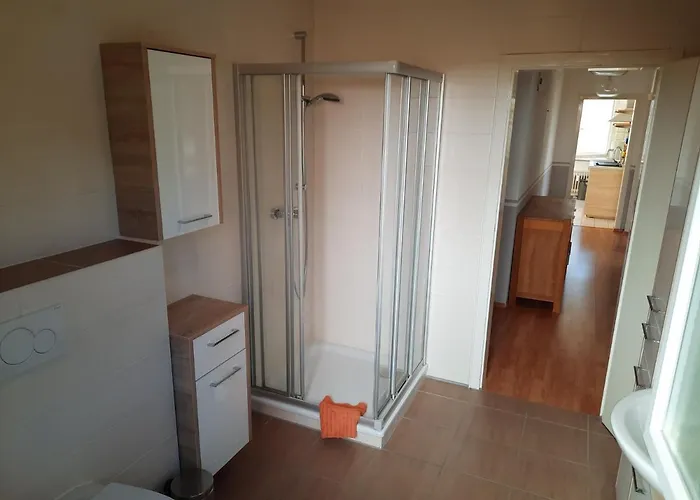 Mit Terrasse Fuer 4-5 Personen Mit Schwimmbad + Sauna 巴特格伦德
