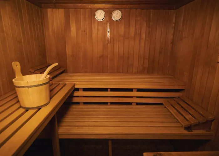 Mit Terrasse Fuer 4-5 Personen Mit Schwimmbad + Sauna 公寓 巴特格伦德